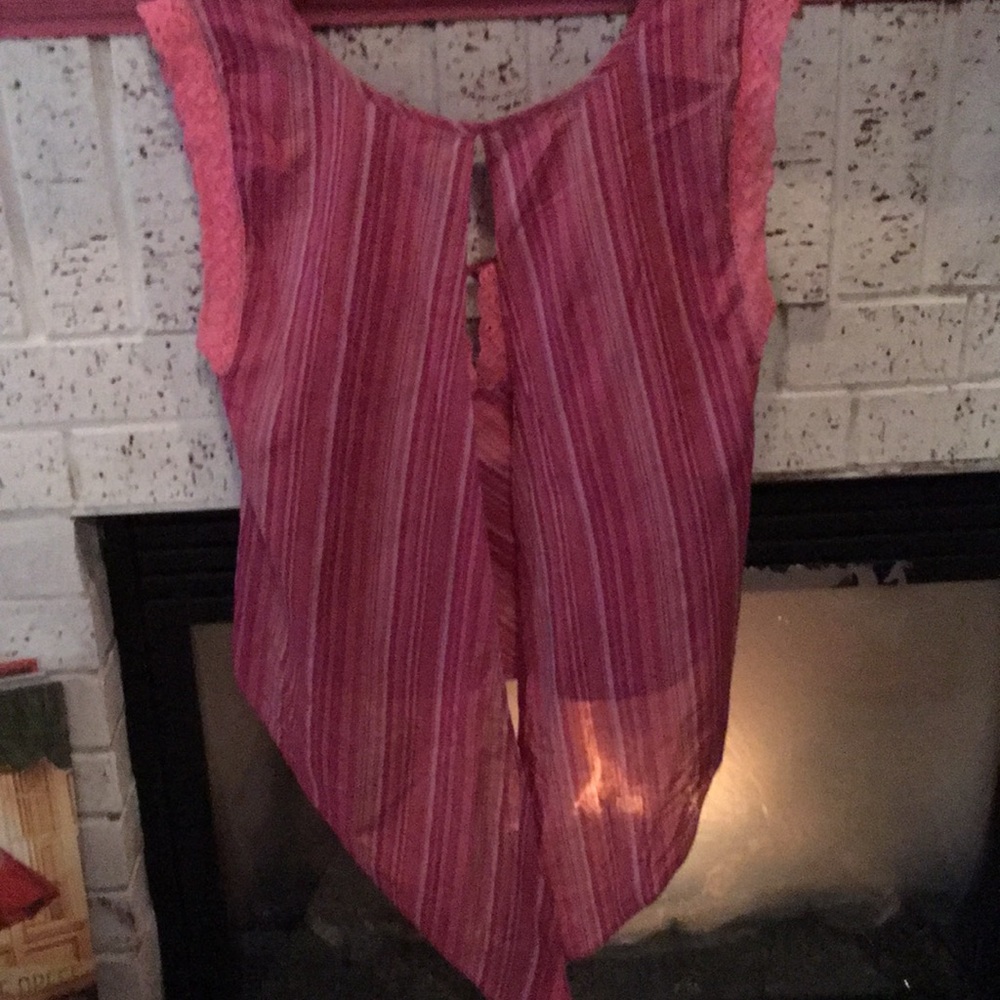 Pink top - Picture 2 of 5